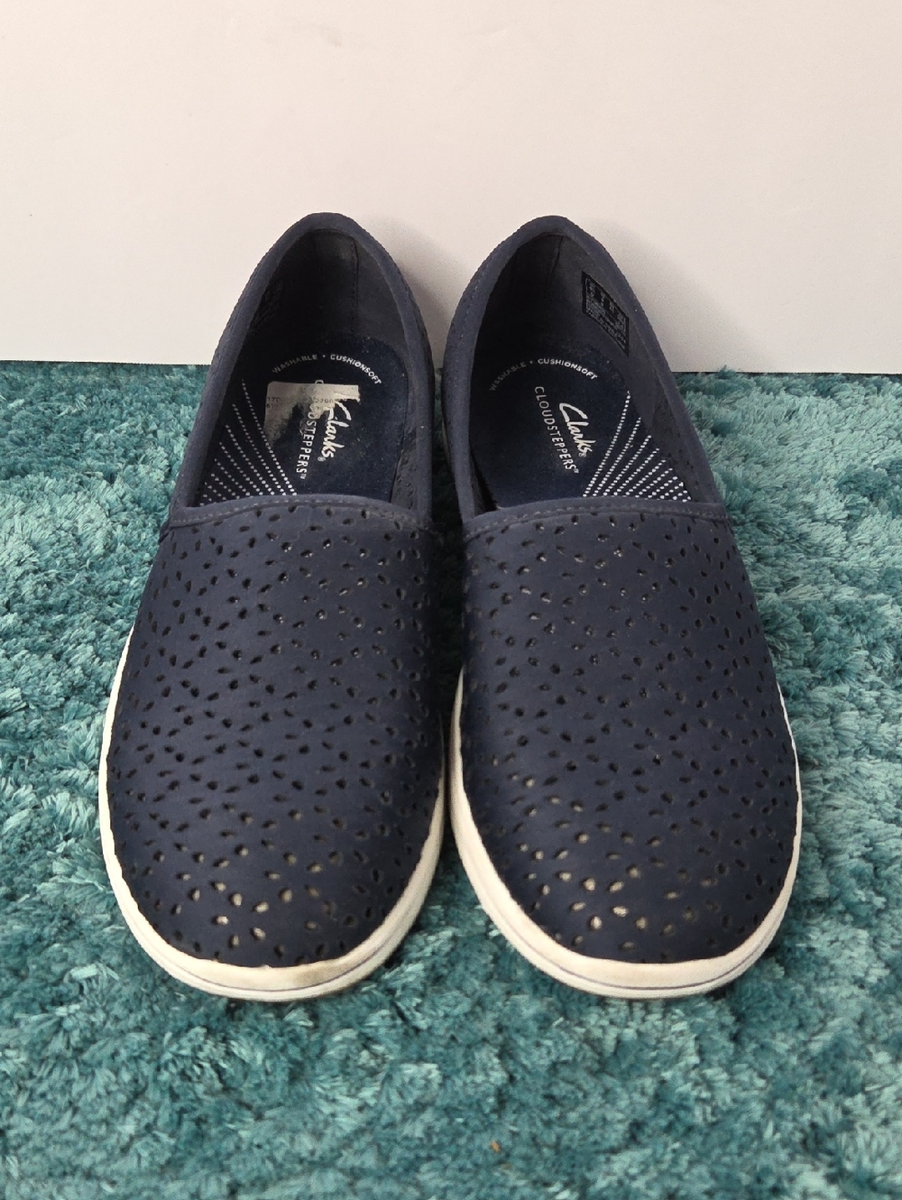 Clarks Cloudsteppers Navy Perforated Slip-On Sneakers Womens Size 8.5